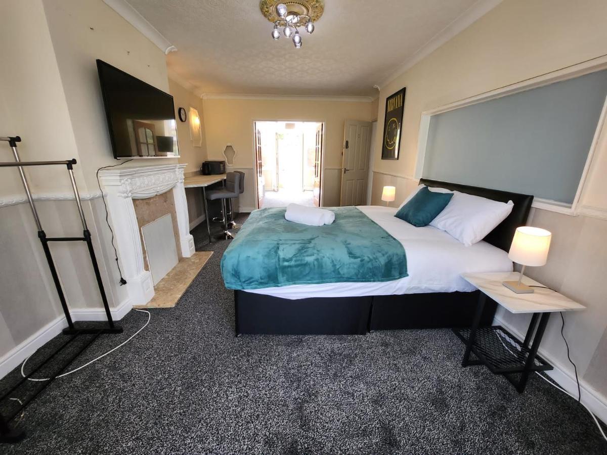 Sheldon Shared House Hotel Solihull Buitenkant foto