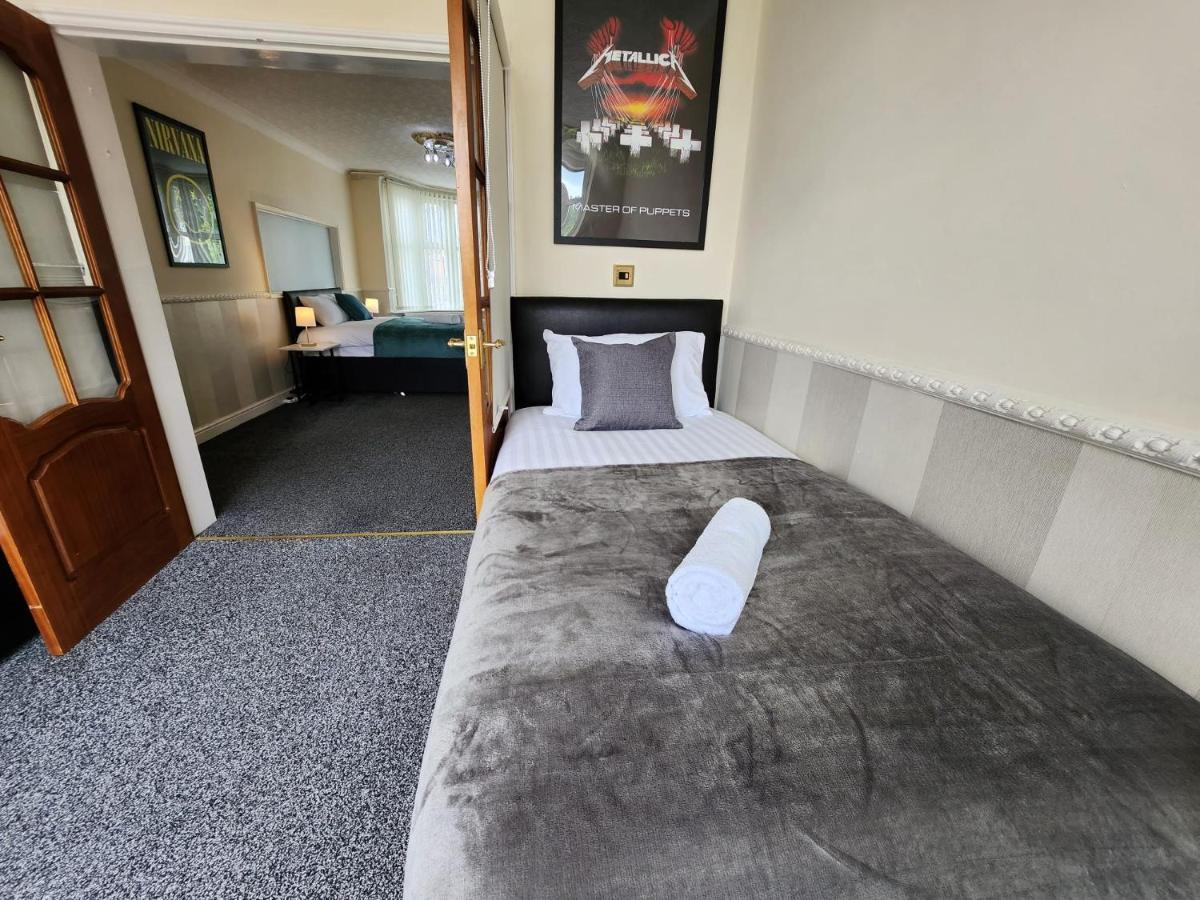 Sheldon Shared House Hotel Solihull Buitenkant foto