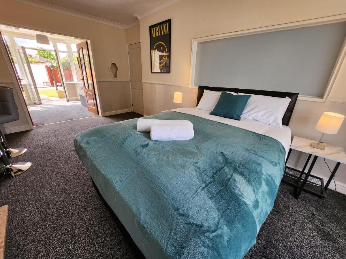 Sheldon Shared House Hotel Solihull Buitenkant foto
