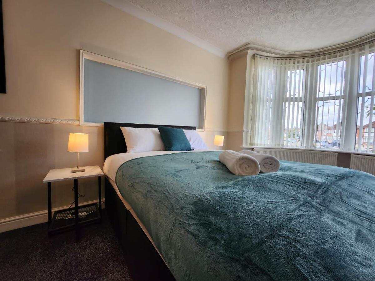 Sheldon Shared House Hotel Solihull Buitenkant foto