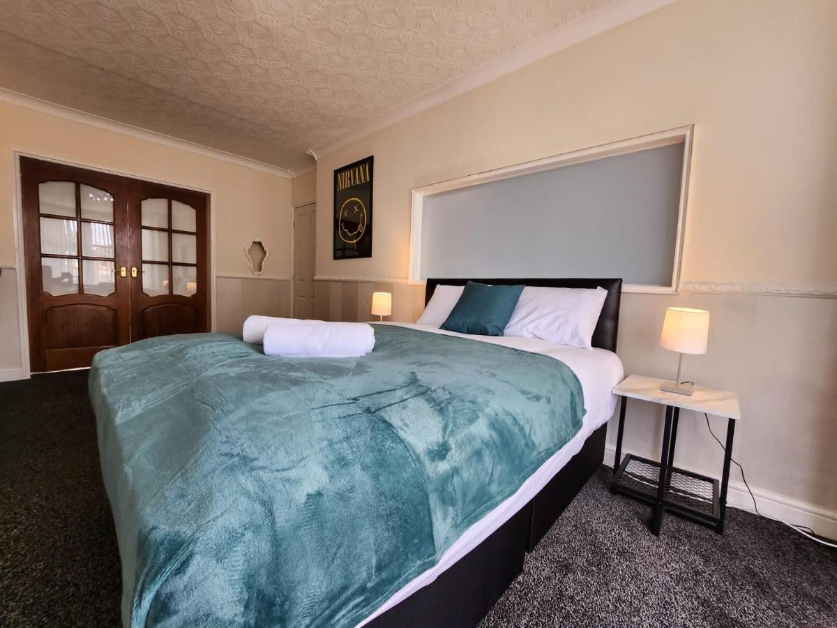 Sheldon Shared House Hotel Solihull Buitenkant foto