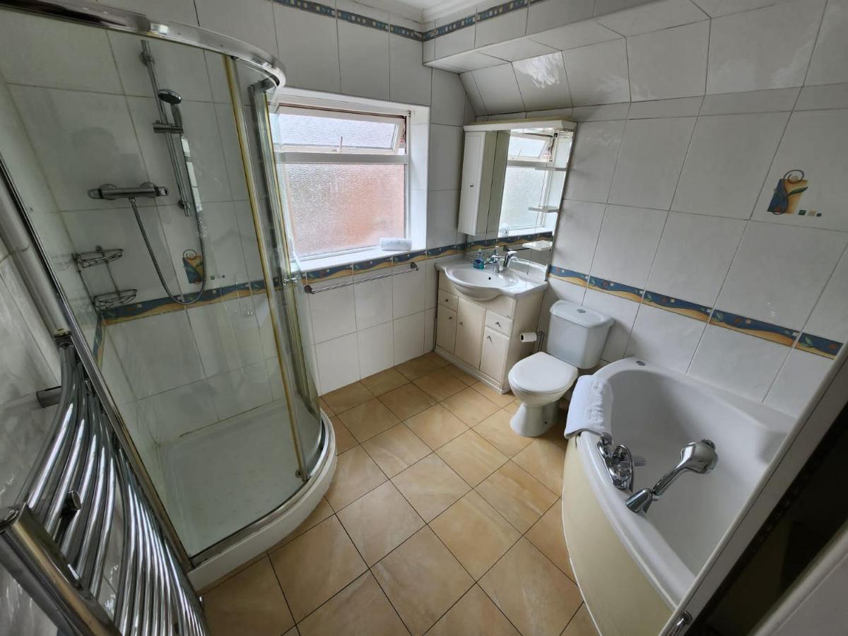 Sheldon Shared House Hotel Solihull Buitenkant foto