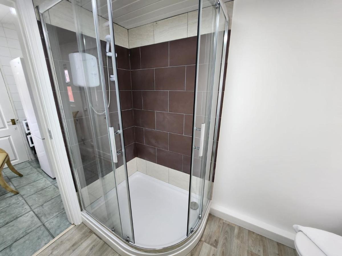 Sheldon Shared House Hotel Solihull Buitenkant foto