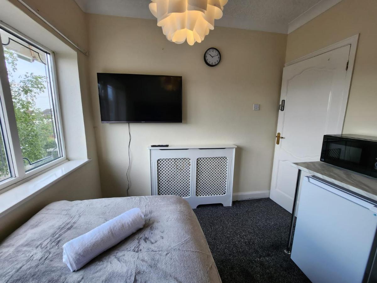 Sheldon Shared House Hotel Solihull Buitenkant foto