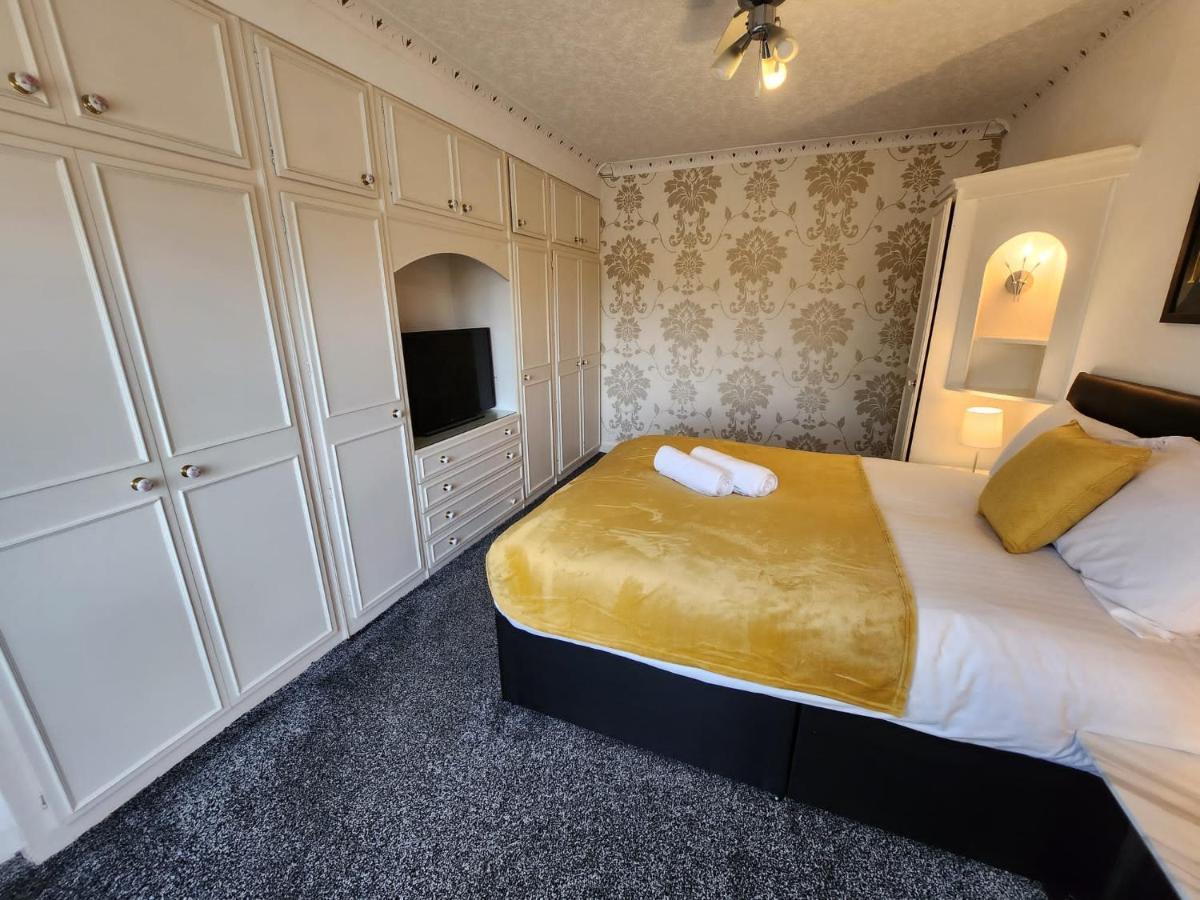 Sheldon Shared House Hotel Solihull Buitenkant foto