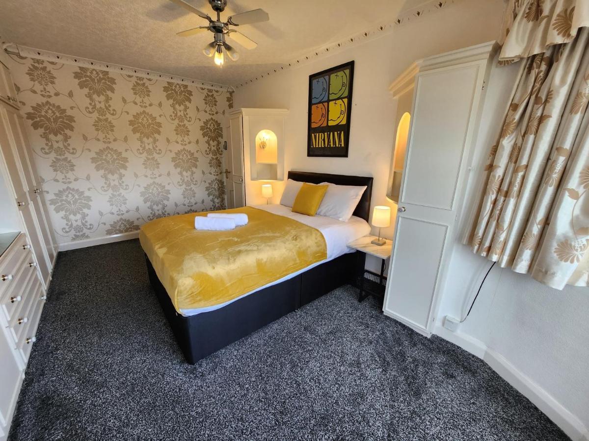 Sheldon Shared House Hotel Solihull Buitenkant foto
