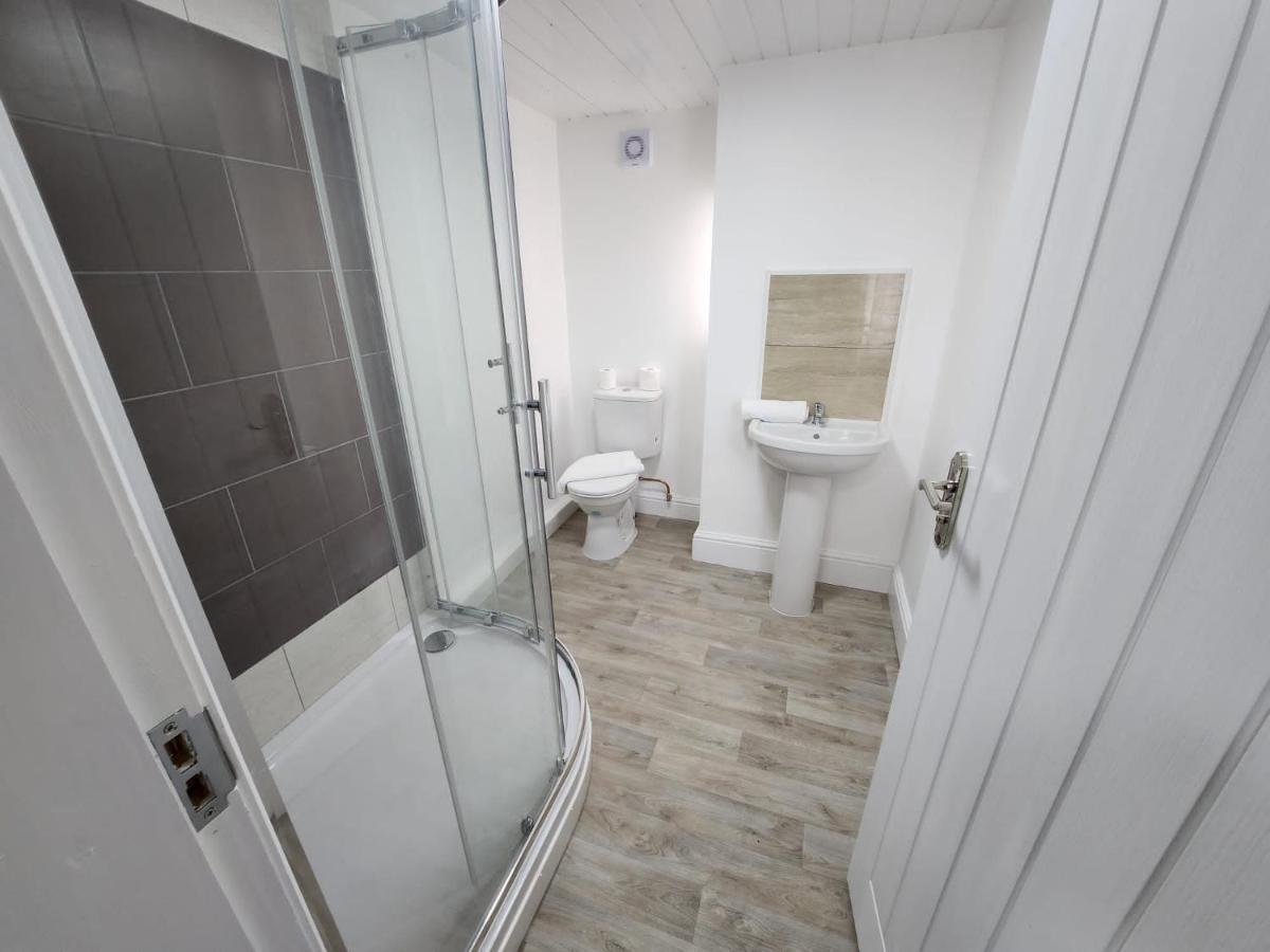 Sheldon Shared House Hotel Solihull Buitenkant foto
