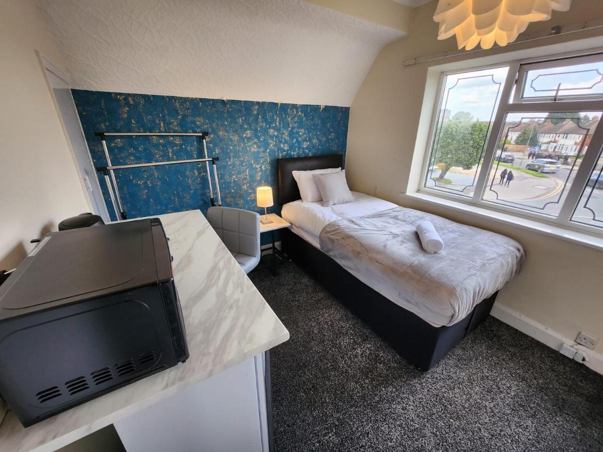 Sheldon Shared House Hotel Solihull Buitenkant foto